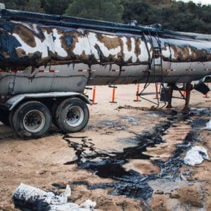 الدليل الشامل لتنضيف تسريب تانكات الزيت