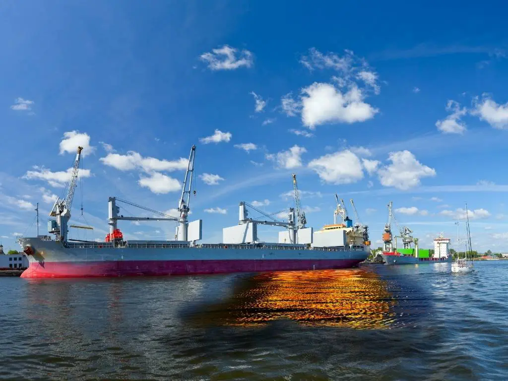 كيف تنظف بقع النفط؟