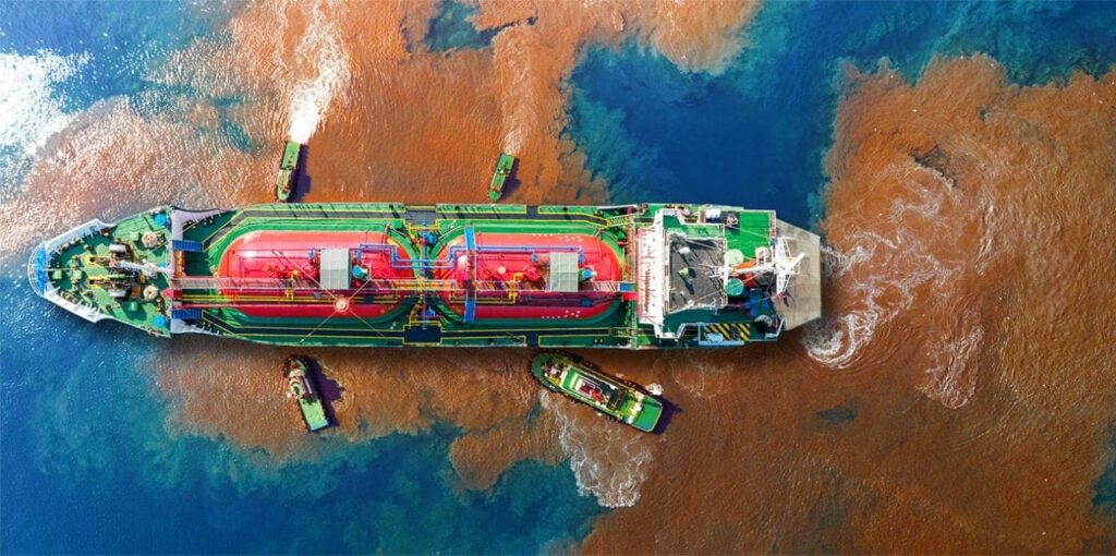 مكافحة تسربات البحر: إزاي AQUAQUICK 2000 بيحسّن عملية تنظيف النفط