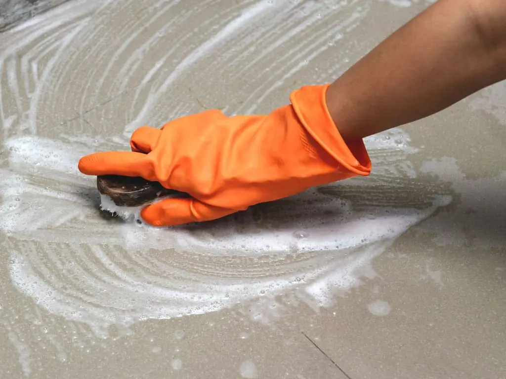 الدليل الشامل لإزالة الشحوم: نصائح، حيل، وأفضل الحلول