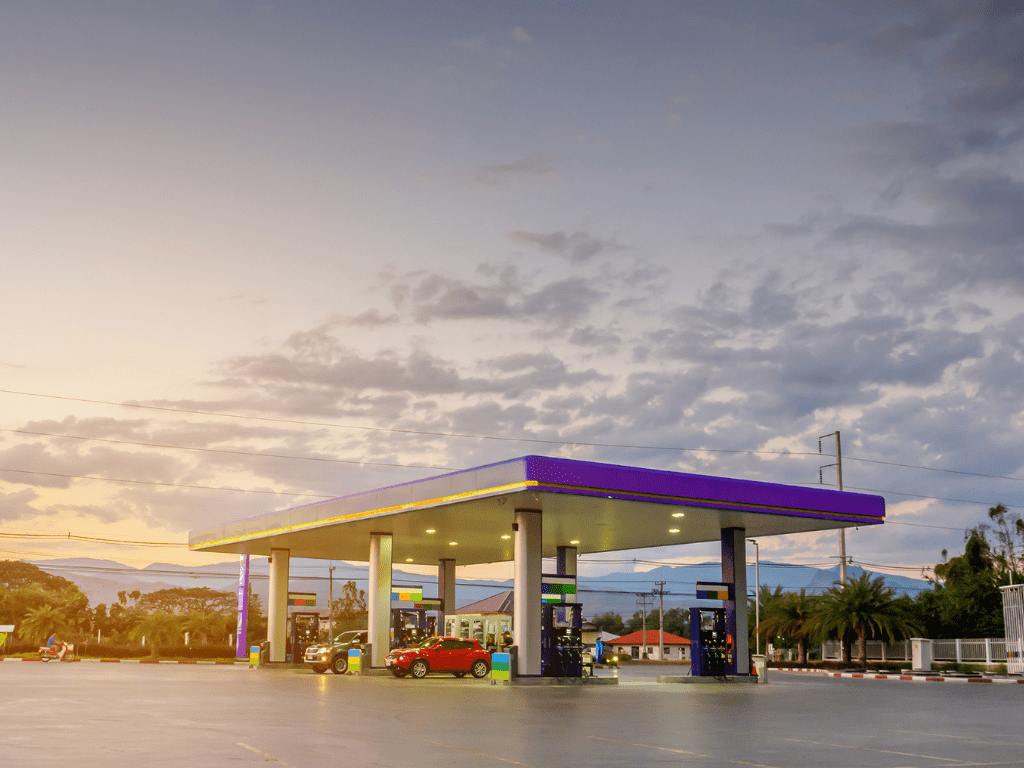 تنظيف محطة الوقود: ضمان السلامة وحماية البيئة