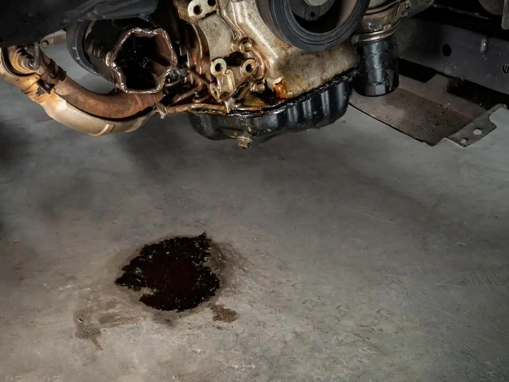 تسرب زيت المحرك: أسبابه، مخاطره، وكيفية التعامل معه