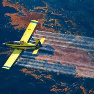 فهم مشتتات بقع الزيت: أدوات أساسية في حماية البيئة