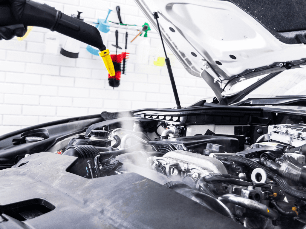 هل تحتاج محركات السيارات إلى التنظيف؟