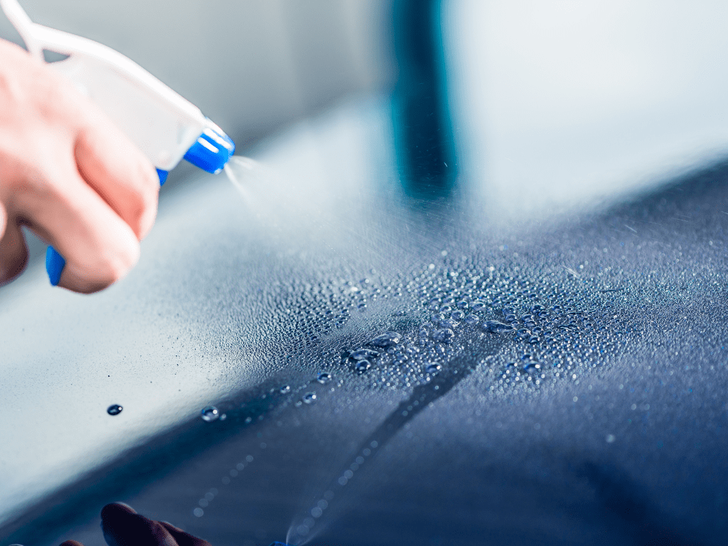 ١٣ سببًا يجعلك تختار AQUAQUICK 2000 لتنظيف تسربات النفط